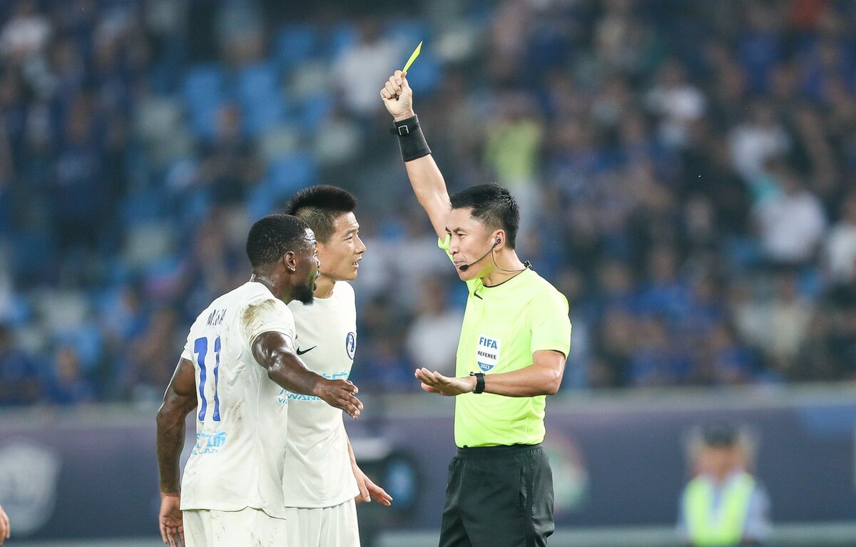 电竞邀请赛焦点战：胶东雄狮队强势反弹洞庭雷豹队，客场强势带走胜利。年轻人站出来了的简单介绍